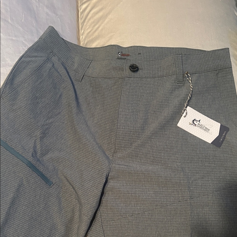 Bass Pro Shops Gray Flat Front Men Shorts